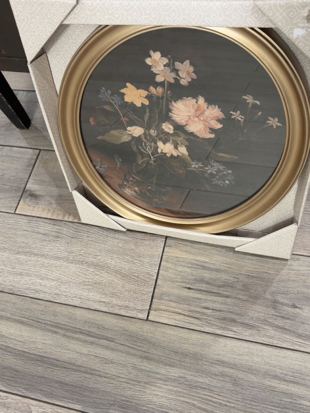 Floral Round Wall Art in Gold Frame -